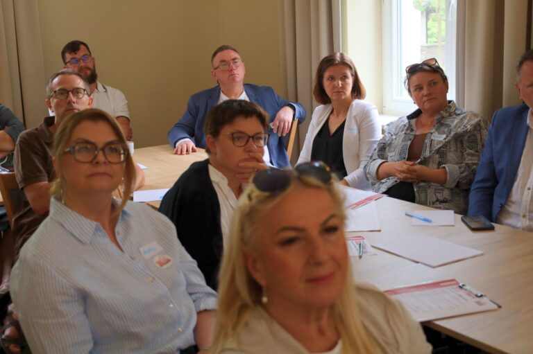 Zdjęcie z warsztatów w Skrzynkach