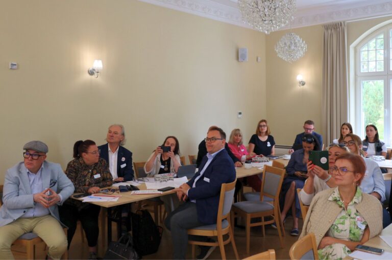 Zdjęcie z warsztatów w Skrzynkach